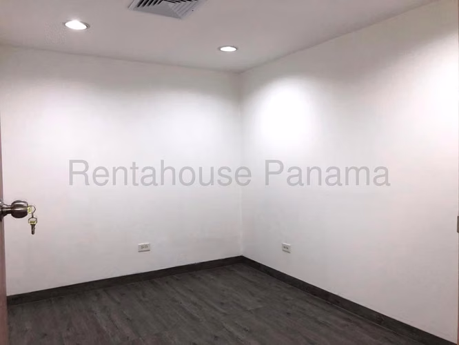Venta de local comercial en Rio Abajo AK - Imagen 5