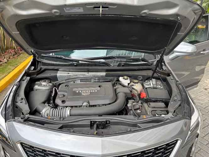 Cadillac XT4 2023 Turbo – Solo 14,447 km – Como nueva
