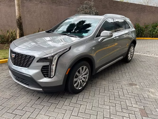 Cadillac XT4 2023 Turbo – Solo 14,447 km – Como nueva
