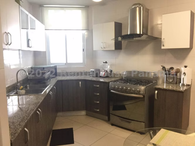 Apartamento en venta con vista al mar en Costa del Este YM