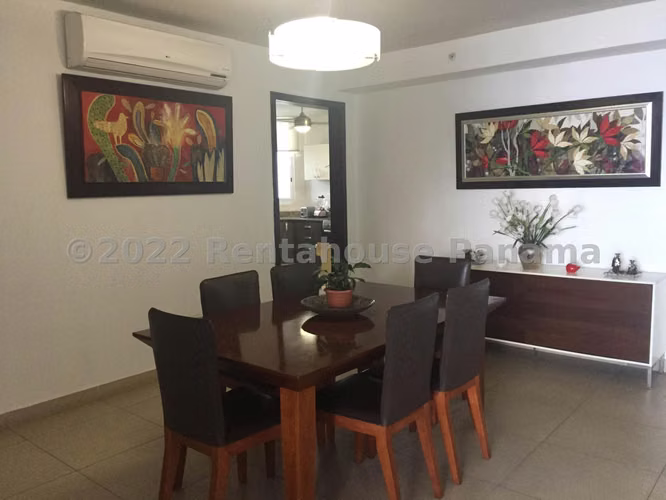Apartamento en venta con vista al mar en Costa del Este YM