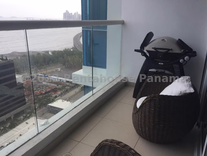Apartamento en venta con vista al mar en Costa del Este YM