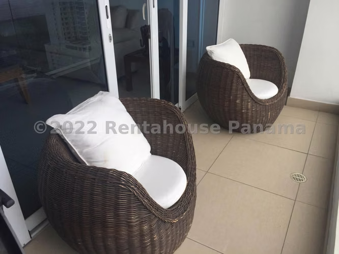 Apartamento en venta con vista al mar en Costa del Este YM