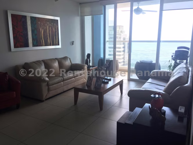 Apartamento en venta con vista al mar en Costa del Este YM