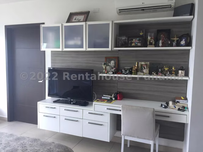Apartamento en venta con vista al mar en Costa del Este YM