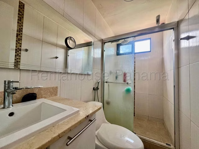 alquilo apartamento en condado del rey OF 26-6100