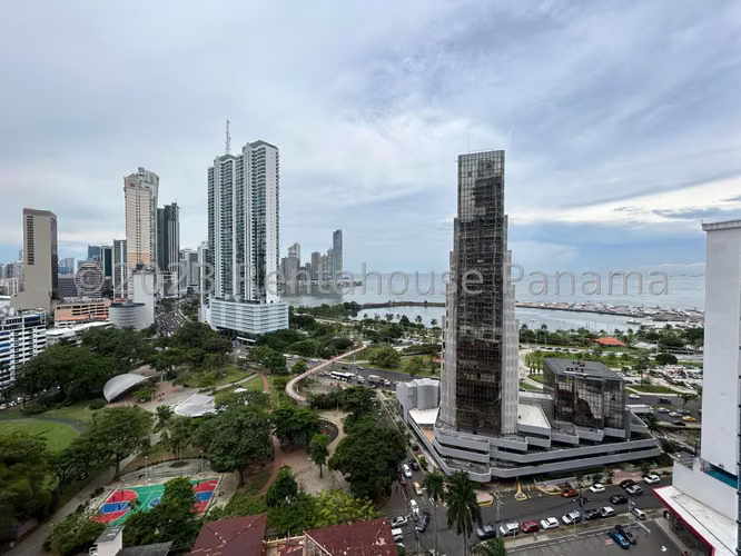 APARTAMENTO EN VENTA EN BELLA VISTA - PH MARINA PARK - 2 parking + Depósito