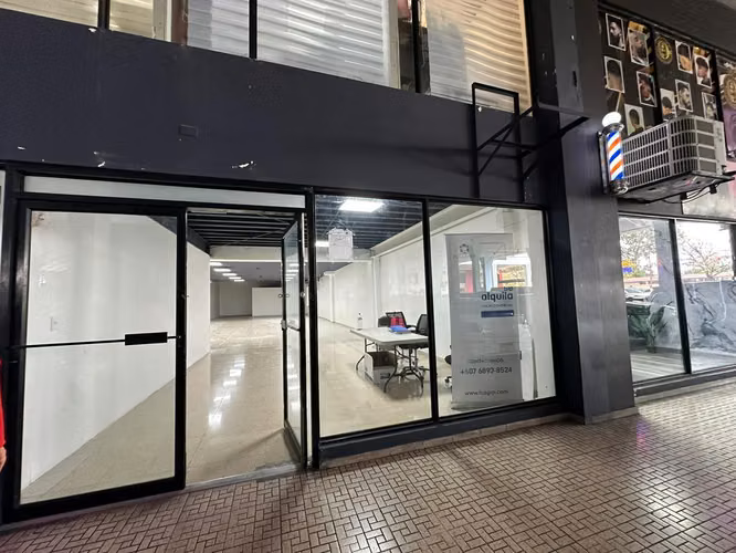 CHANIS ALQUILO LOCAL $2,000 202 M2 PLANTA BAJA