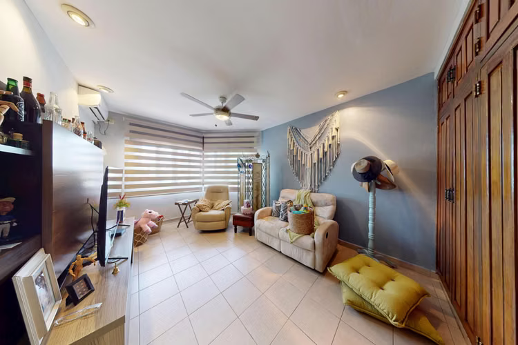 Casa de Lujo en Dos Mares | 1,200m² de Terreno | Piscina y Amplio Patio
