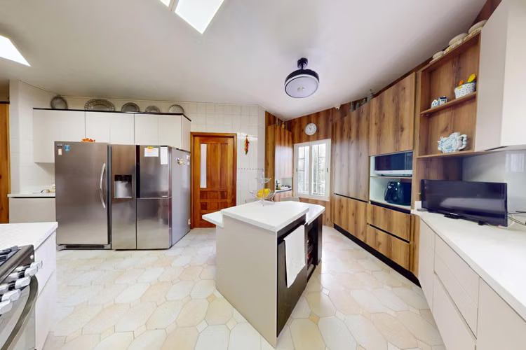 Casa de Lujo en Dos Mares | 1,200m² de Terreno | Piscina y Amplio Patio