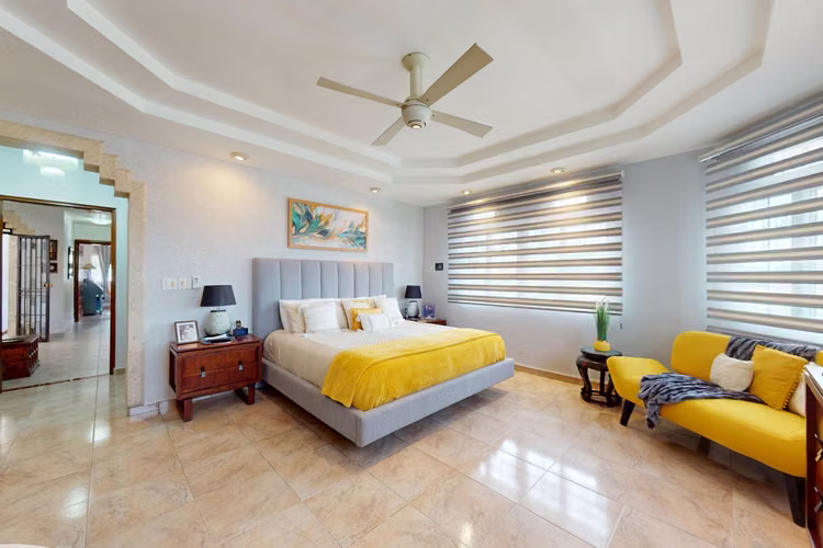 Casa de Lujo en Dos Mares | 1,200m² de Terreno | Piscina y Amplio Patio