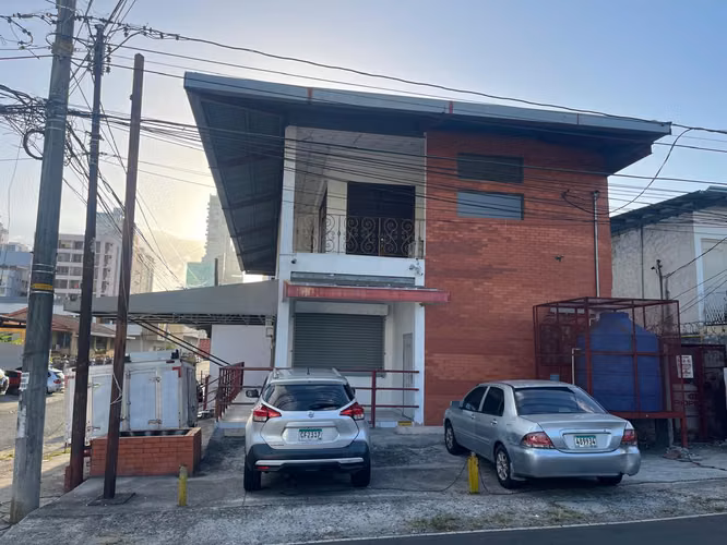 Amplia propiedad comercial en San Francisco – Perfecta para cualquier tipo de negocio