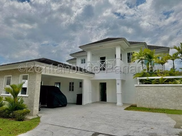 House for Sale in Playa Blanca YM