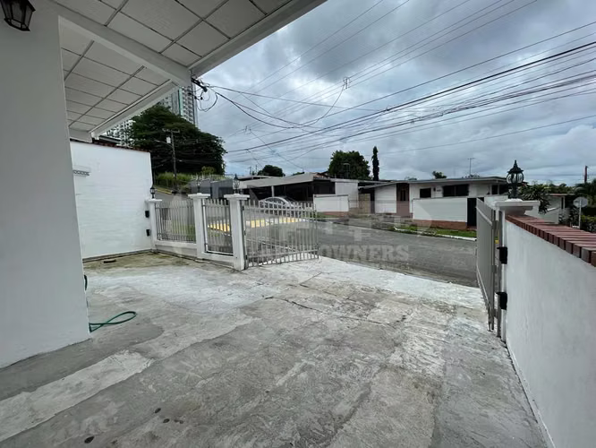 Venta de casa en Hato Pintado