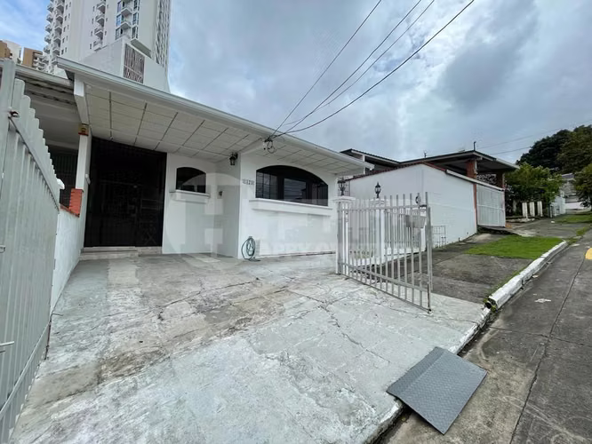 Venta de casa en Hato Pintado
