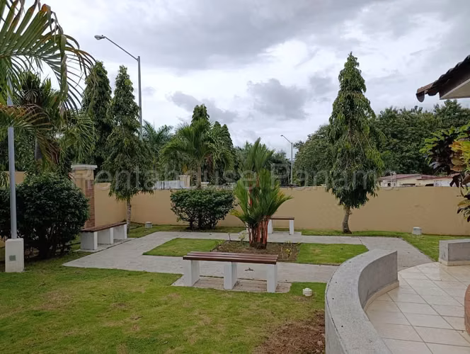Alquiler de casa de 200m² en Chorrera 26JS3033