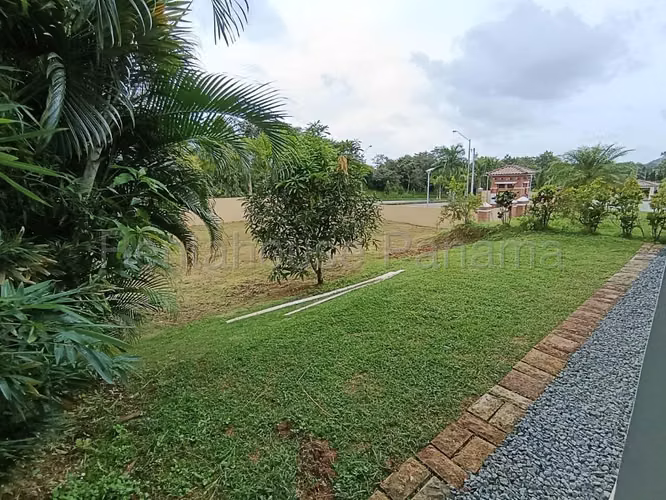 Alquiler de casa de 200m² en Chorrera 26JS3033