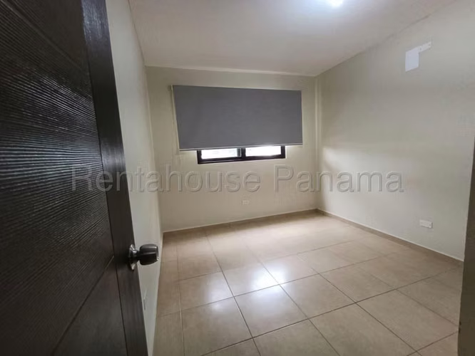Alquiler de casa de 200m² en Chorrera 26JS3033