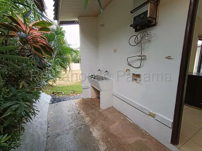 Alquiler de casa de 200m² en Chorrera 26JS3033