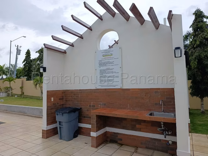 Alquiler de casa de 200m² en Chorrera 26JS3033