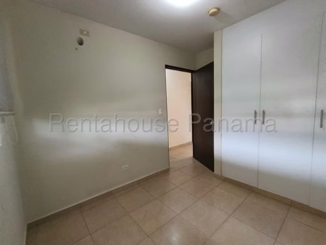 Alquiler de casa de 200m² en Chorrera 26JS3033