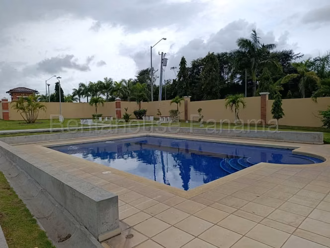 Alquiler de casa de 200m² en Chorrera 26JS3033