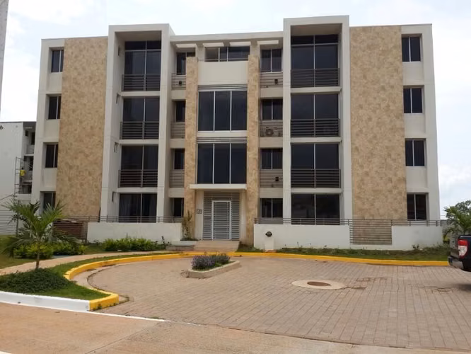 Se vende apartamento en Arraiján con acceso directo a la autopista - Imagen 2