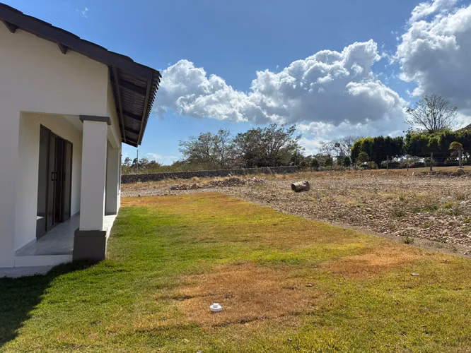 Casa Nueva en Venta en Alto Boquete – Proyecto Grand Canyon | Amplio Lote de Esquina | $198,000