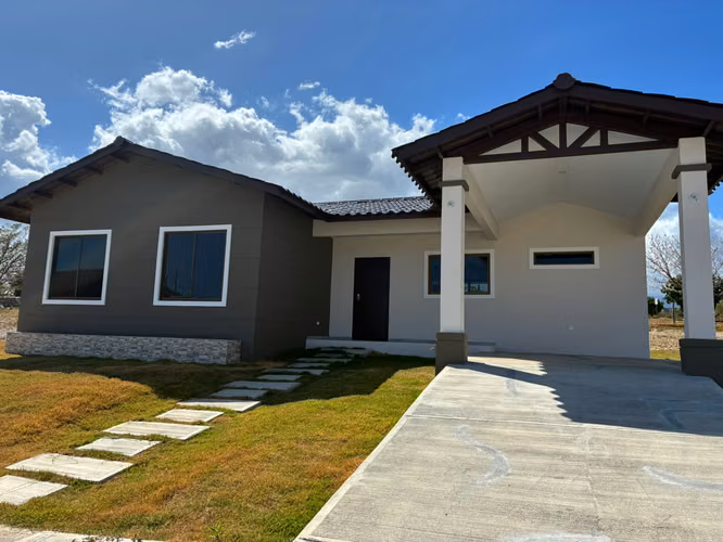 Casa Nueva en Venta en Alto Boquete – Proyecto Grand Canyon | Amplio Lote de Esquina | $198,000