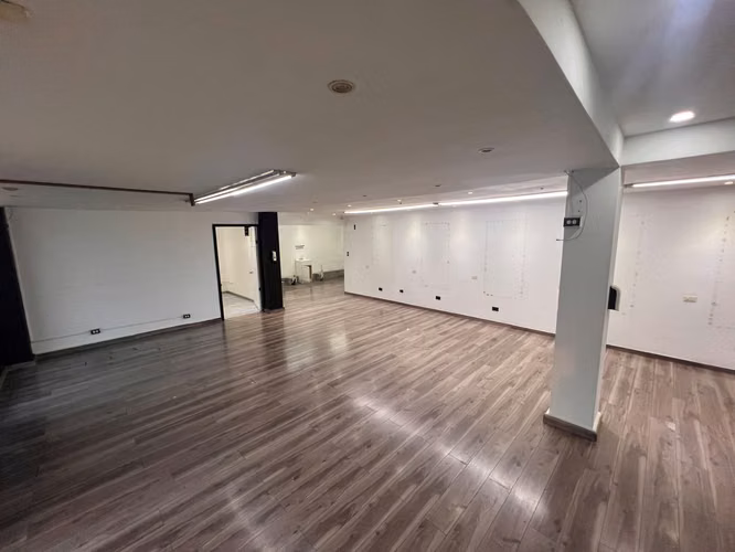 LOCAL COMERCIAL EN ALQUILER 128 MT2 APROXIMADO - AVE. RAMON ARIAS