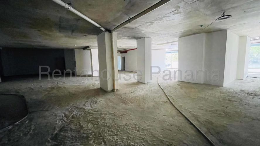 Local comercial en venta en Vía España YM