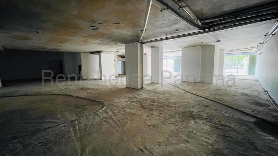 Local comercial en venta en Vía España YM