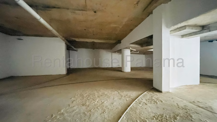 Local comercial en venta en Vía España YM