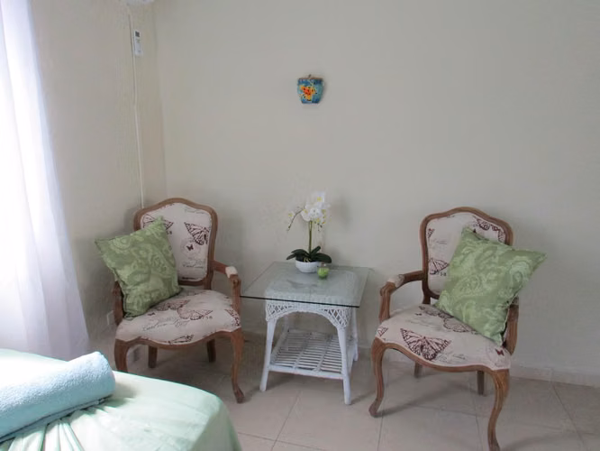 Venta de Casa en Coronado con Piscinas y Amplio Terreno