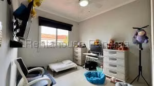 Venta de Casa con 251m2 en Versalles PH Quintas de Versalles 26-6050SR