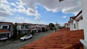 Venta de Casa con 251m2 en Versalles PH Quintas de Versalles 26-6050SR