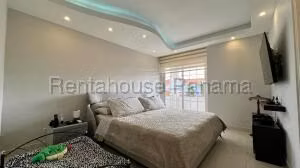 Venta de Casa con 251m2 en Versalles PH Quintas de Versalles 26-6050SR