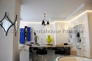 Venta de Apartamento con 270m2 en Costa del Este PH Regalia 26-6148SR