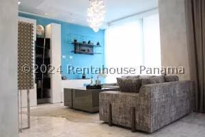 Venta de Apartamento con 270m2 en Costa del Este PH Regalia 26-6148SR