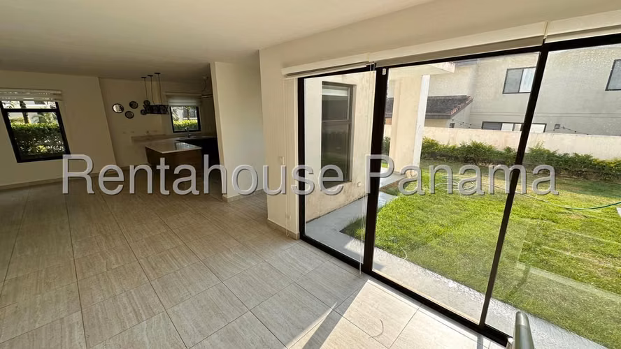  CASA EN VENTA EN PANAMÁ PACÍFICO BDP