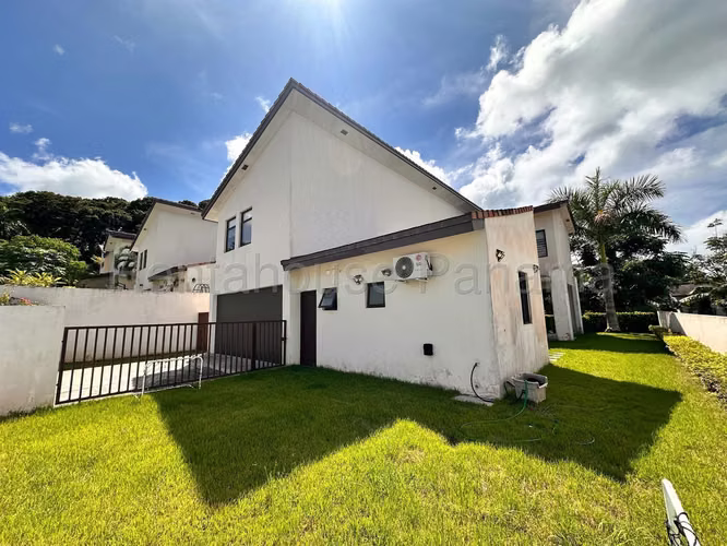  CASA EN VENTA EN PANAMÁ PACÍFICO BDP