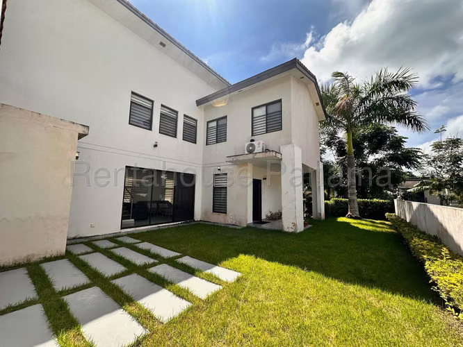 CASA EN VENTA EN PANAMÁ PACÍFICO BDP
