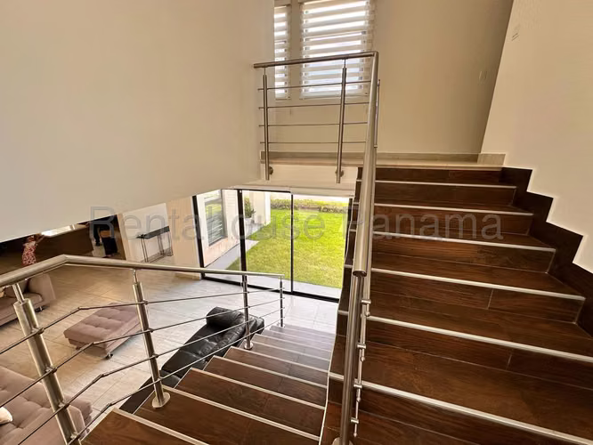  CASA EN VENTA EN PANAMÁ PACÍFICO BDP