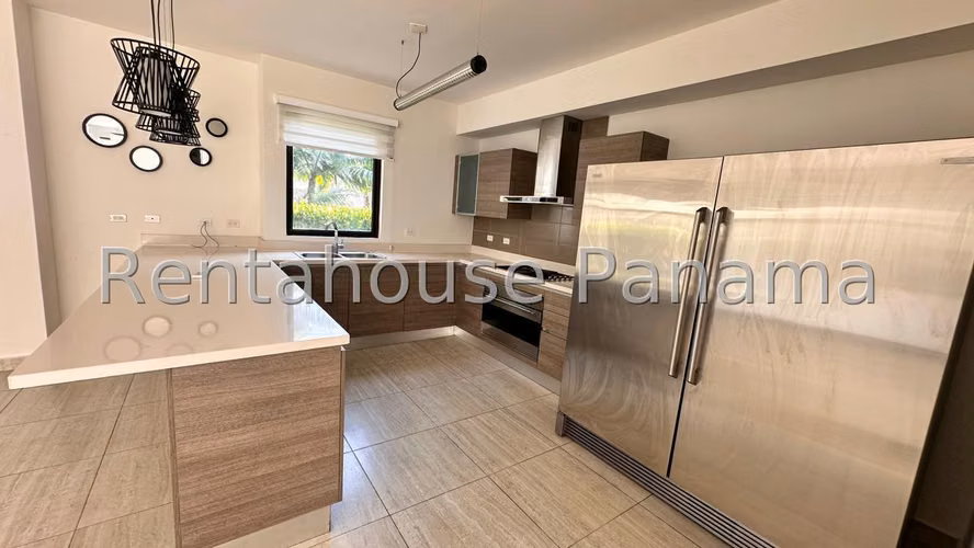  CASA EN VENTA EN PANAMÁ PACÍFICO BDP