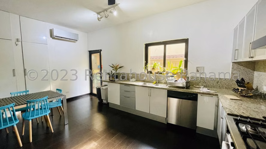 Casa en Alquiler en Clayton AFC 24-7867
