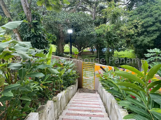 Apartamento en Venta en Carrasquilla AFC 26-5966