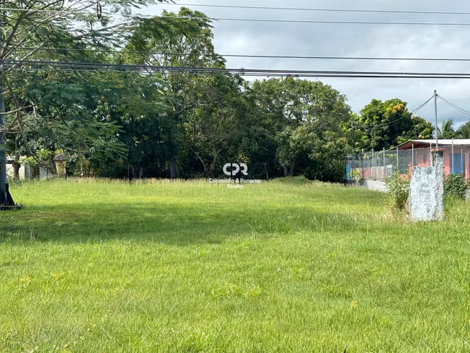 Terreno Comercial en Venta. Frente a la Entrada de Punta Barco, cerca de Coronado