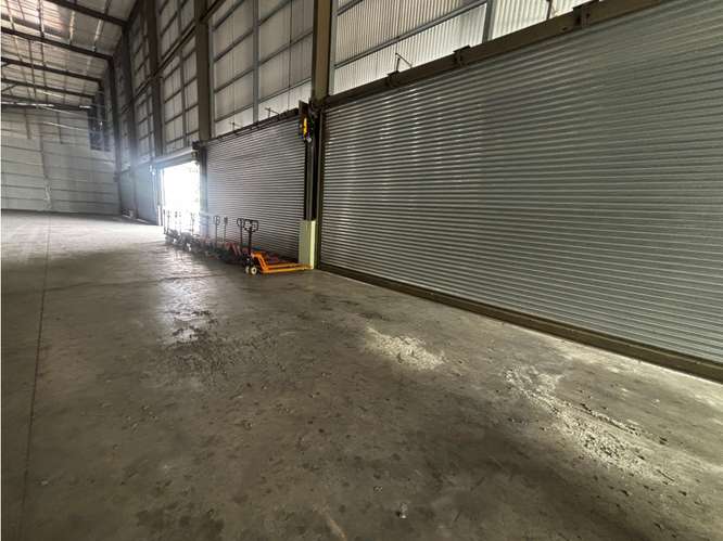 BODEGA EN LAS MAÑANITAS / USO COMERCIAL / 2738M /  PARQUE INDUSTRIAL