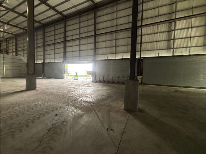 BODEGA EN LAS MAÑANITAS / USO COMERCIAL / 2738M /  PARQUE INDUSTRIAL