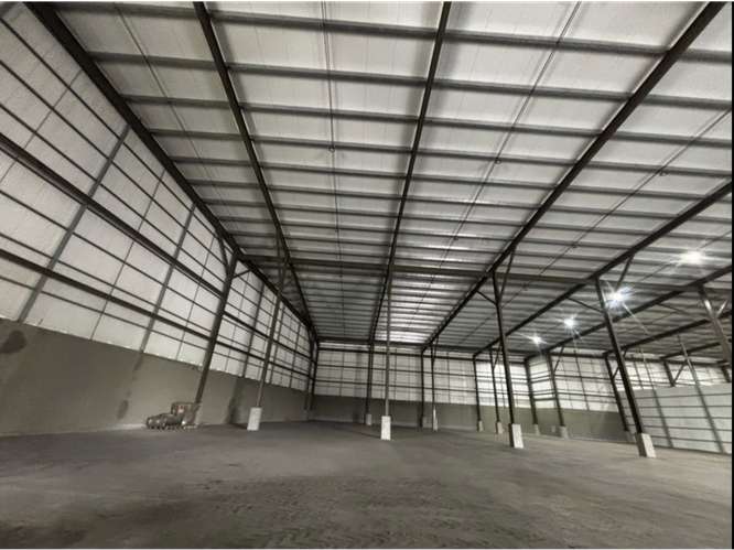 BODEGA EN LAS MAÑANITAS / USO COMERCIAL / 2738M /  PARQUE INDUSTRIAL